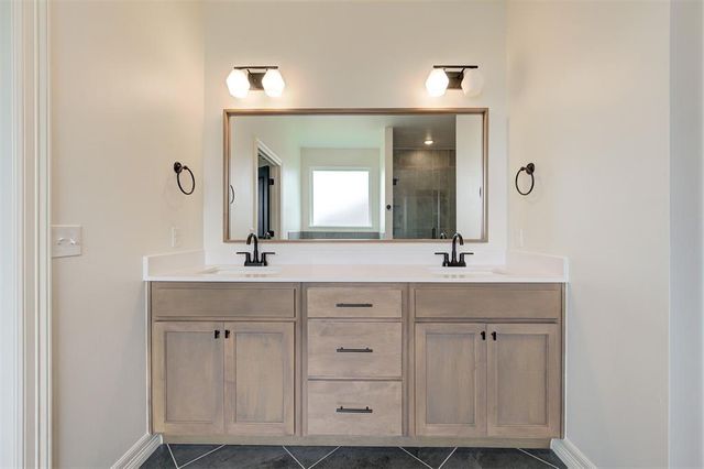 7713 Wilshire Woods Drive, Yukon, OK 73099