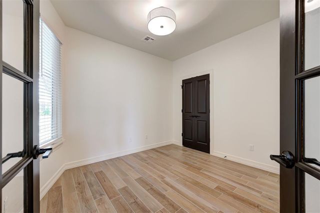 7713 Wilshire Woods Drive, Yukon, OK 73099