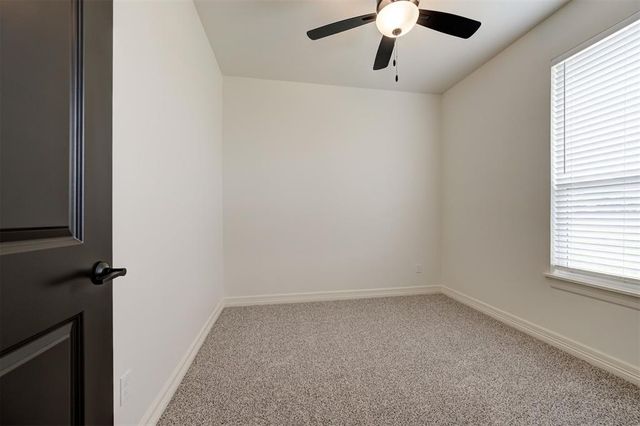 7713 Wilshire Woods Drive, Yukon, OK 73099