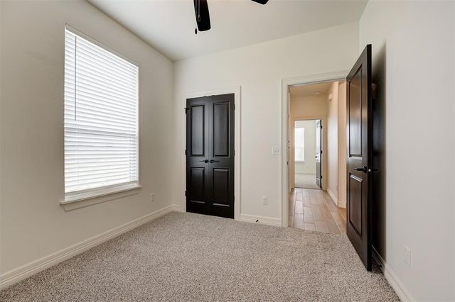 7713 Wilshire Woods Drive, Yukon, OK 73099