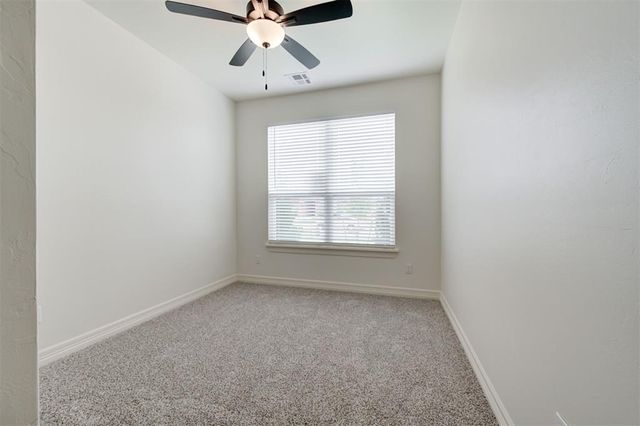 7713 Wilshire Woods Drive, Yukon, OK 73099