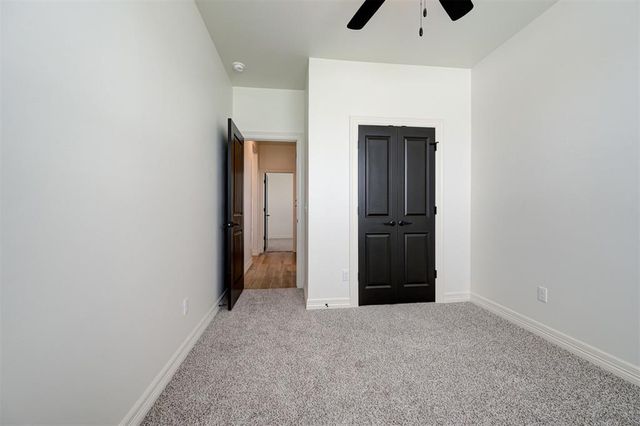 7713 Wilshire Woods Drive, Yukon, OK 73099