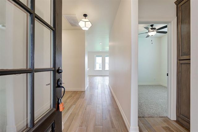 7713 Wilshire Woods Drive, Yukon, OK 73099