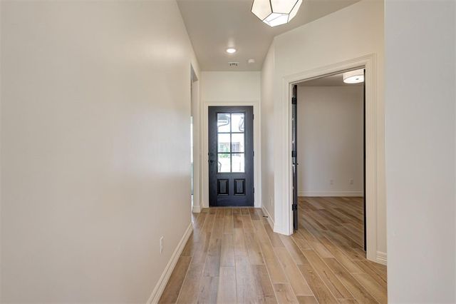 7713 Wilshire Woods Drive, Yukon, OK 73099
