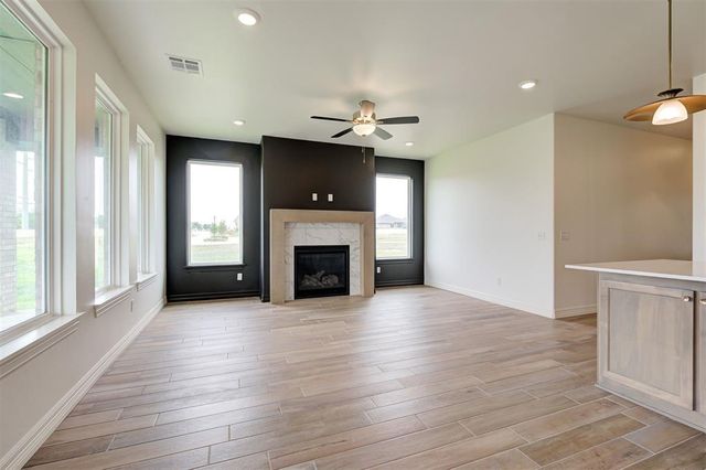 7713 Wilshire Woods Drive, Yukon, OK 73099
