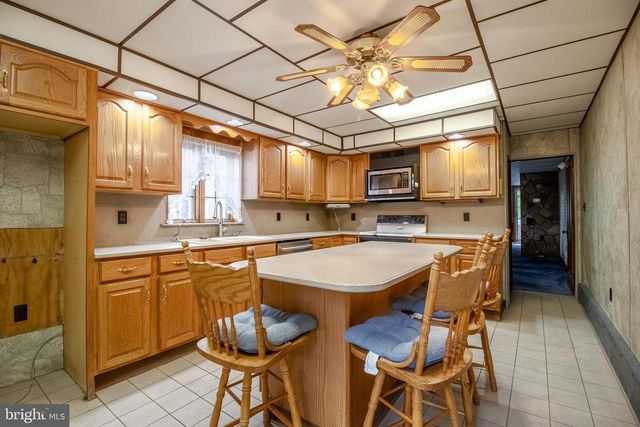 439 SOUTH ST E, Mahanoy City, PA 17948