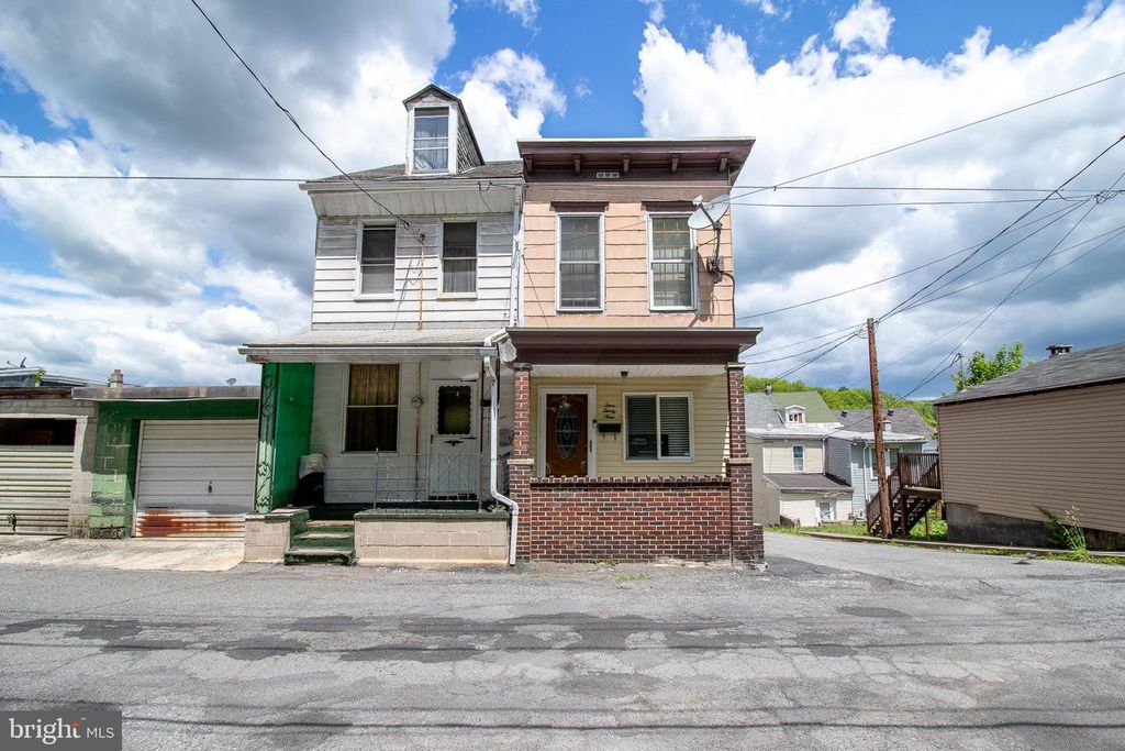 439 SOUTH ST E, Mahanoy City, PA 17948