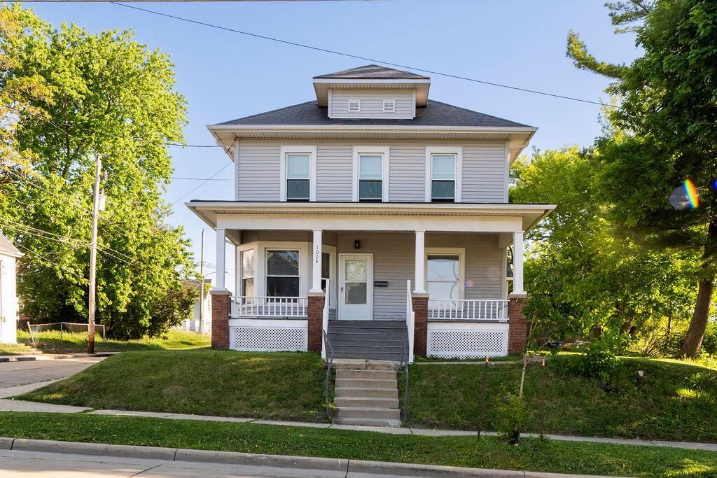 1008 11th STREET, Racine, WI 53403