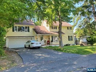 52 Birch Street, Midland Park, NJ 07432