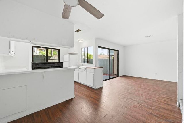 1225 N Broadway 14, Escondido, CA 92026