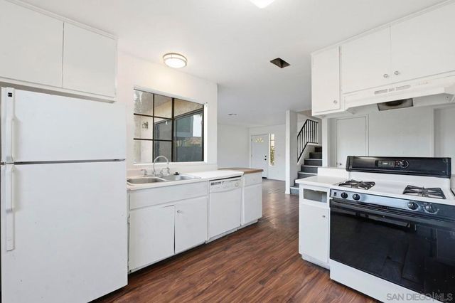 1225 N Broadway 14, Escondido, CA 92026