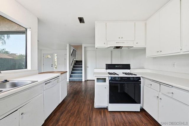 1225 N Broadway 14, Escondido, CA 92026