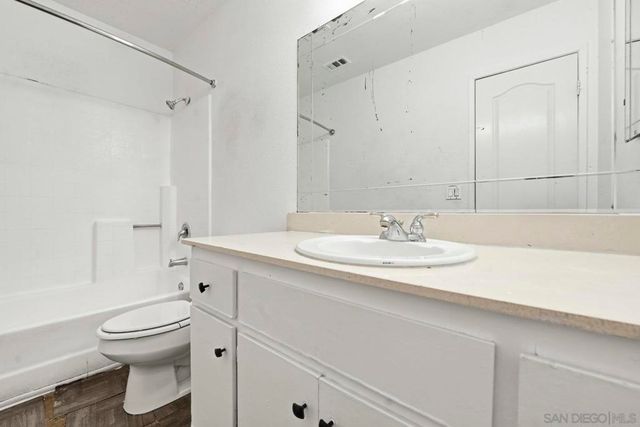 1225 N Broadway 14, Escondido, CA 92026