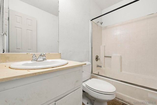 1225 N Broadway 14, Escondido, CA 92026