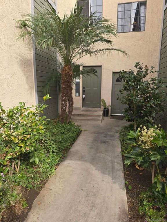 1225 N Broadway 14, Escondido, CA 92026