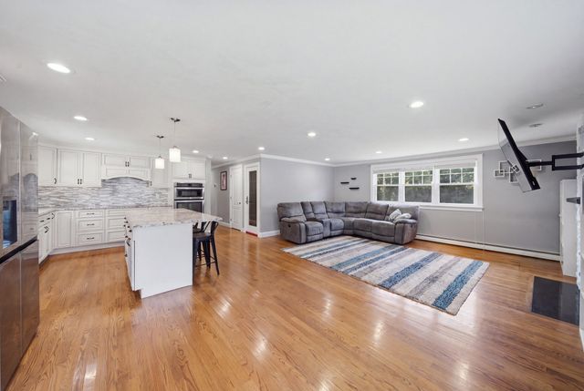 14 Bramble Bush Drive, Sandwich, MA 02644
