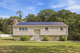 14 Bramble Bush Drive, Sandwich, MA 02644