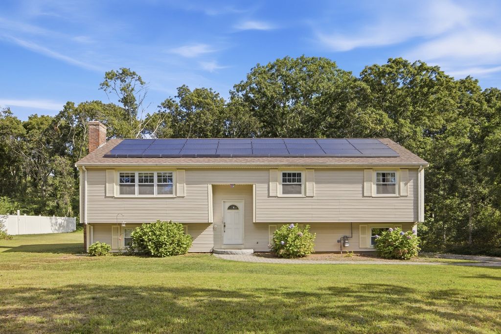 14 Bramble Bush Drive, Sandwich, MA 02644