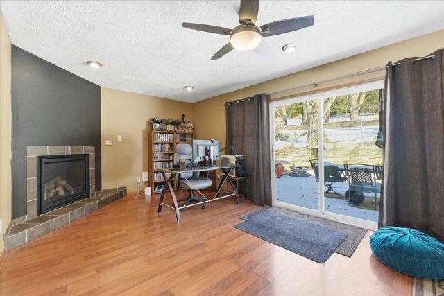 825 MCKENZIE Avenue, Council Bluffs, IA 51503