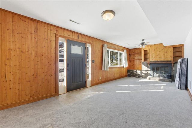 825 MCKENZIE Avenue, Council Bluffs, IA 51503