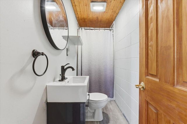 825 MCKENZIE Avenue, Council Bluffs, IA 51503