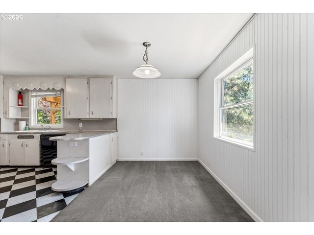 7905 Sw ELMWOOD St, Portland, OR 97223