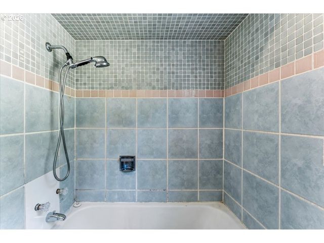 7905 Sw ELMWOOD St, Portland, OR 97223