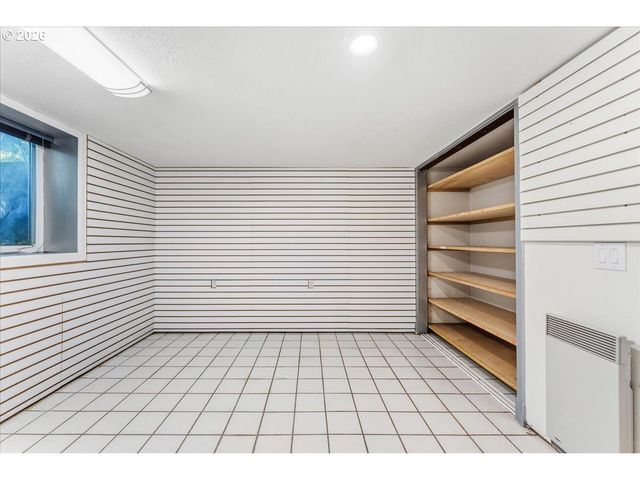 7905 Sw ELMWOOD St, Portland, OR 97223