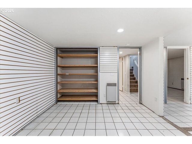 7905 Sw ELMWOOD St, Portland, OR 97223