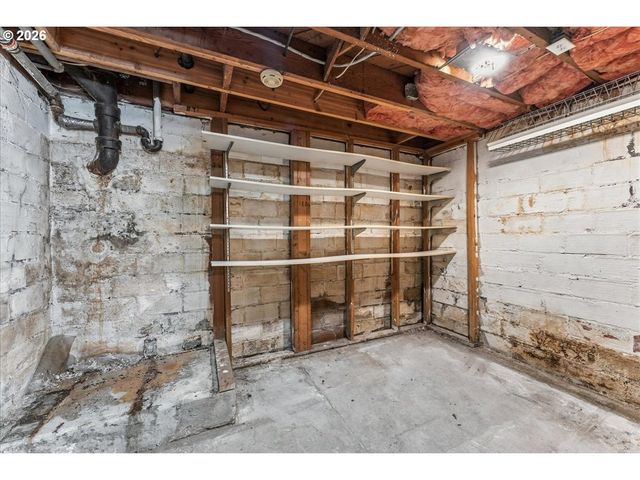7905 Sw ELMWOOD St, Portland, OR 97223