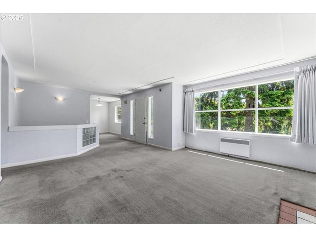 7905 Sw ELMWOOD St, Portland, OR 97223
