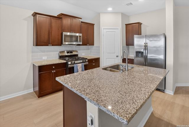 1051 Raceland, San Antonio, TX 78245