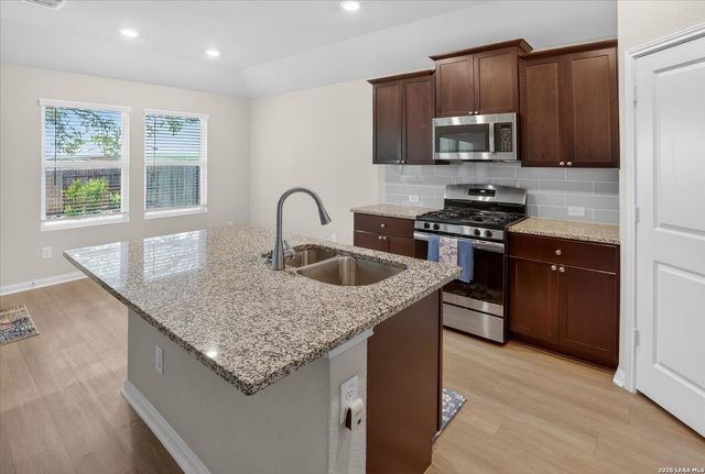 1051 Raceland, San Antonio, TX 78245