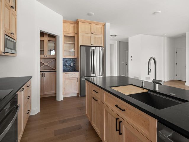 63 Daniel Drive, South Burlington, VT 05403