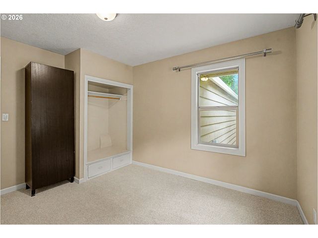 9940 Sw TERWILLIGER Blvd, Portland, OR 97219