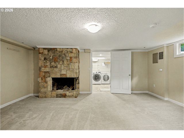 9940 Sw TERWILLIGER Blvd, Portland, OR 97219