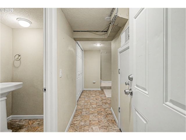 9940 Sw TERWILLIGER Blvd, Portland, OR 97219