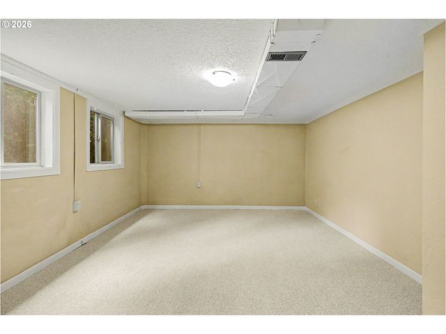 9940 Sw TERWILLIGER Blvd, Portland, OR 97219
