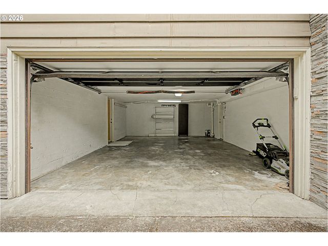 9940 Sw TERWILLIGER Blvd, Portland, OR 97219