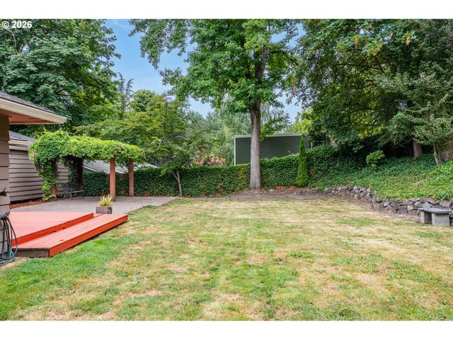 9940 Sw TERWILLIGER Blvd, Portland, OR 97219