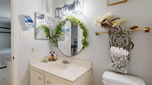 700 Thicket Lane 306, Houston, TX 77079