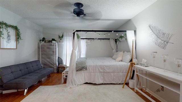 700 Thicket Lane 306, Houston, TX 77079