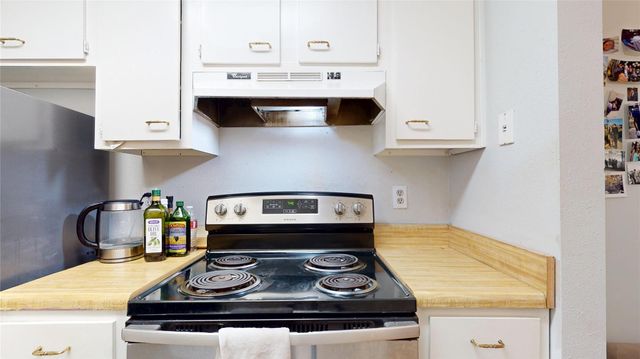 700 Thicket Lane 306, Houston, TX 77079