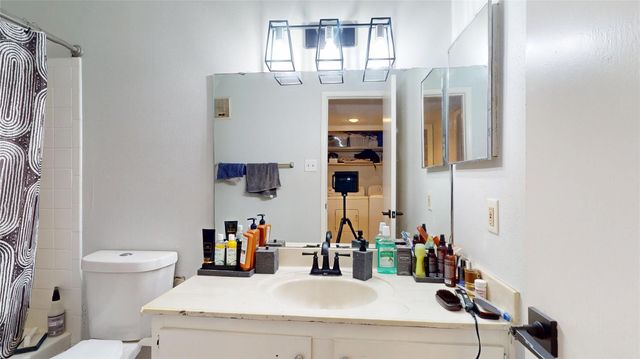 700 Thicket Lane 306, Houston, TX 77079