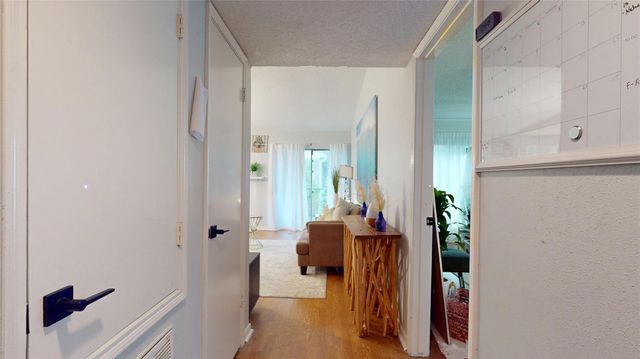 700 Thicket Lane 306, Houston, TX 77079