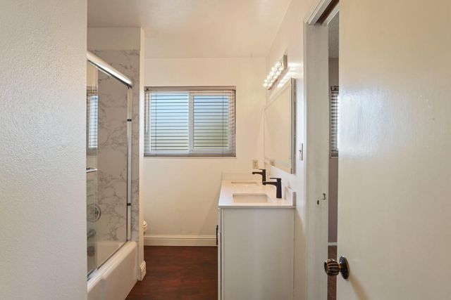 8402 Roxburgh Way, Stockton, CA 95209