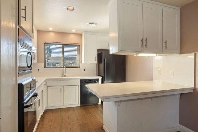 8402 Roxburgh Way, Stockton, CA 95209