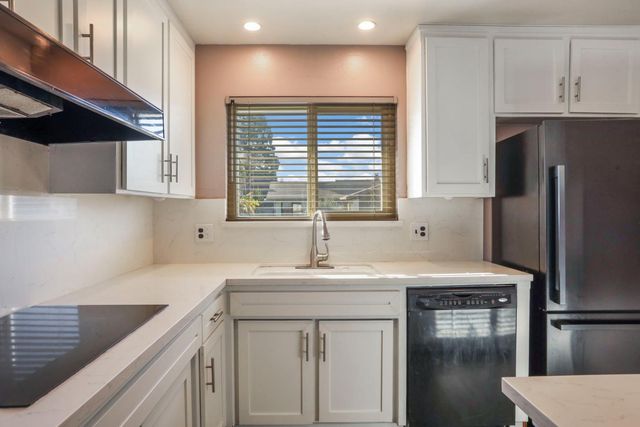 8402 Roxburgh Way, Stockton, CA 95209