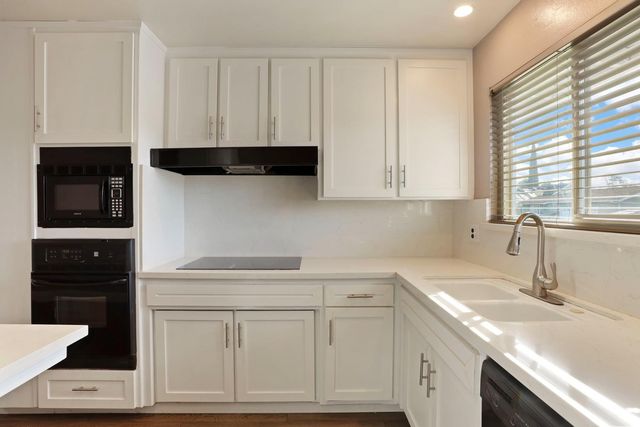 8402 Roxburgh Way, Stockton, CA 95209