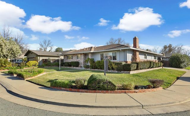 8402 Roxburgh Way, Stockton, CA 95209